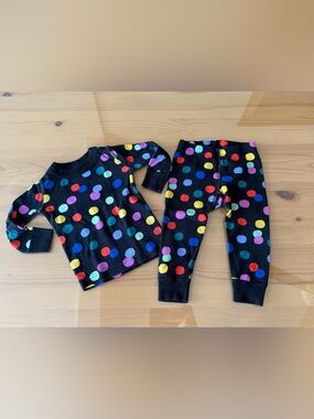 Hanna Andersson Two-Piece Pajama Set. Black with Colorful Polka Dots